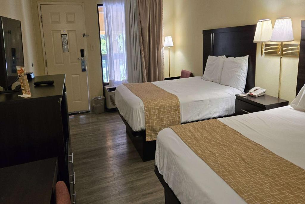 Travelodge by Wyndham Knoxville East