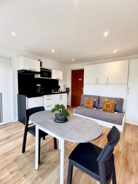 L'Azur - 50 m de la Plage, Wi-Fi, Moderne, Central - 2