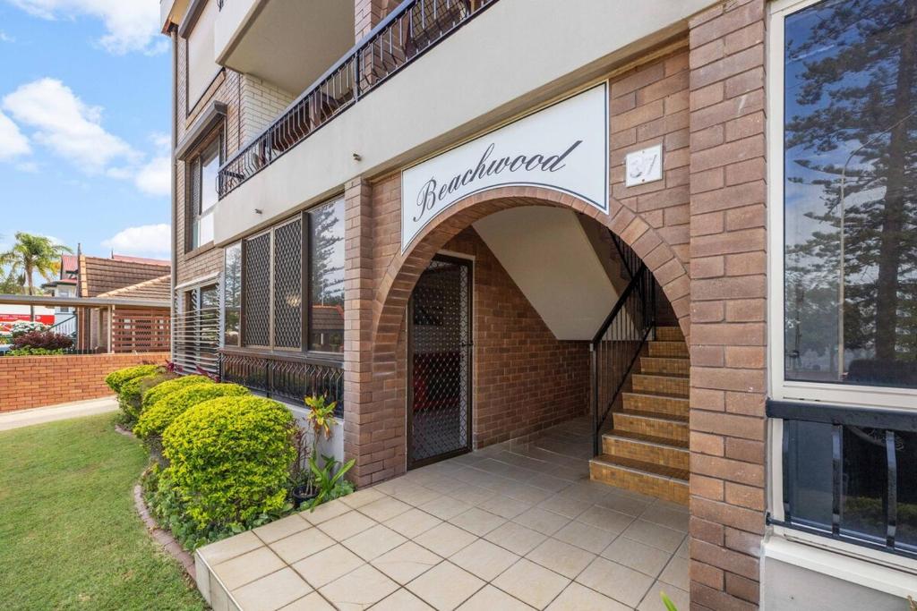 Good Vibes on Margate Beach, Woody Point