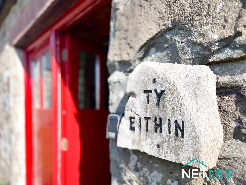 Ty Eithin - Rustic Cottage in St Davids, St Davids