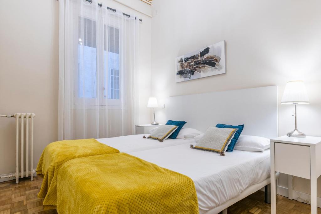 Reina 1 by Forever Rentals - 3
