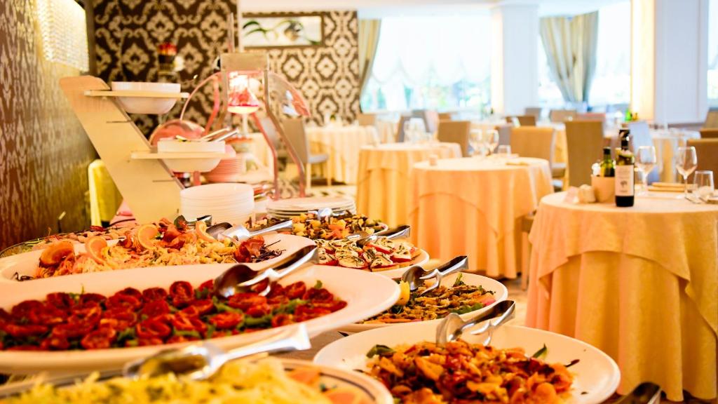 Hotel Alexander — Restauracje i bary in Milano Marittima, Emilia-Romania