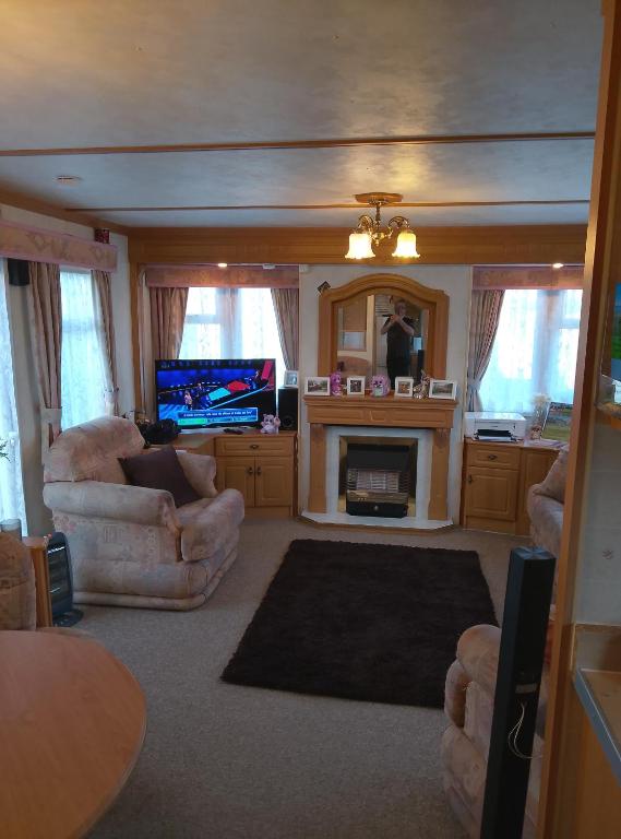 warden springs caravan park MS16 Thornhill road, Eastchurch,ME124HF, Sheerness