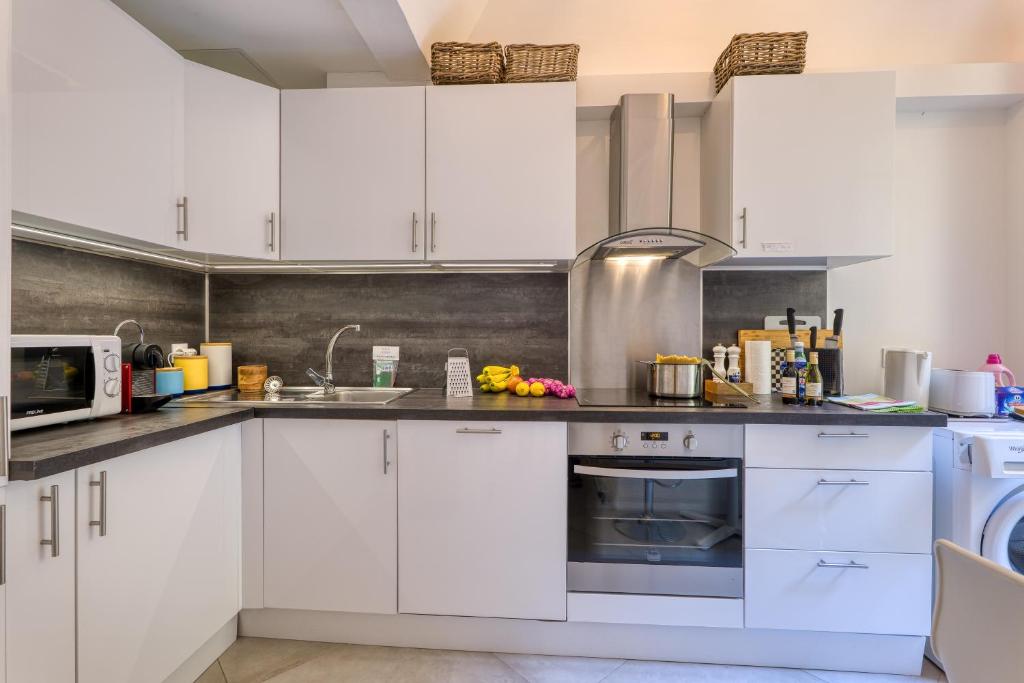 Two Levels Apt In Historical Building - Happy Rentals - 4