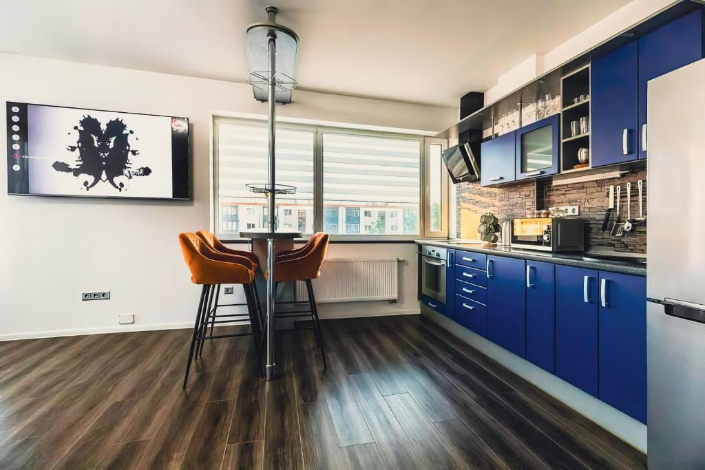 Center Pearl 2BR WIFI Easy-Check-In, Klaipėda