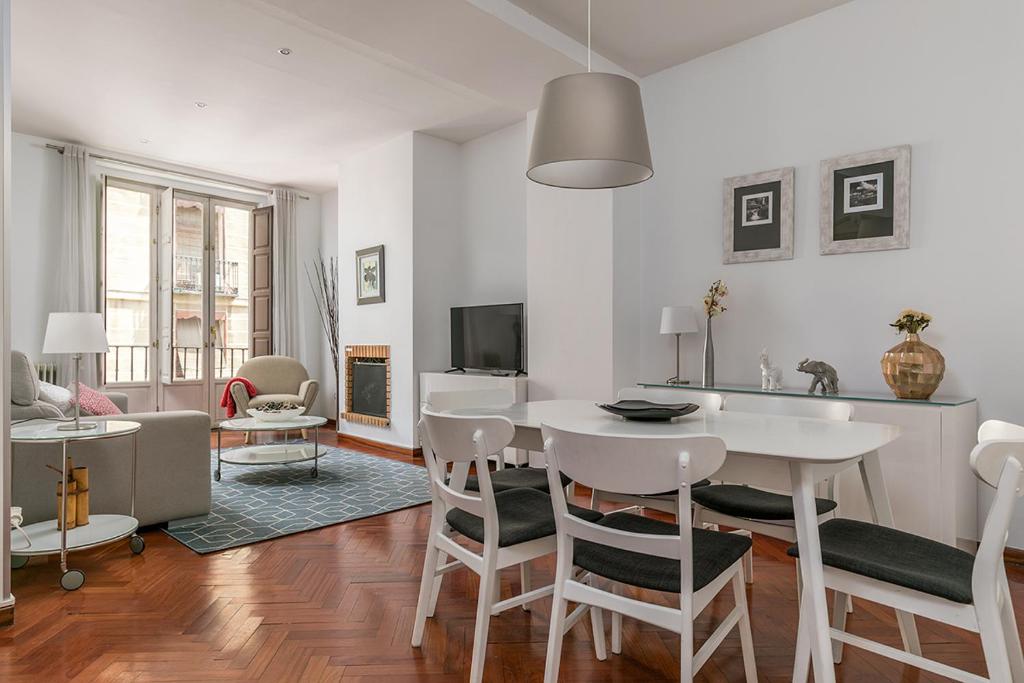 Plaza Mayor by Forever Rentals - 5