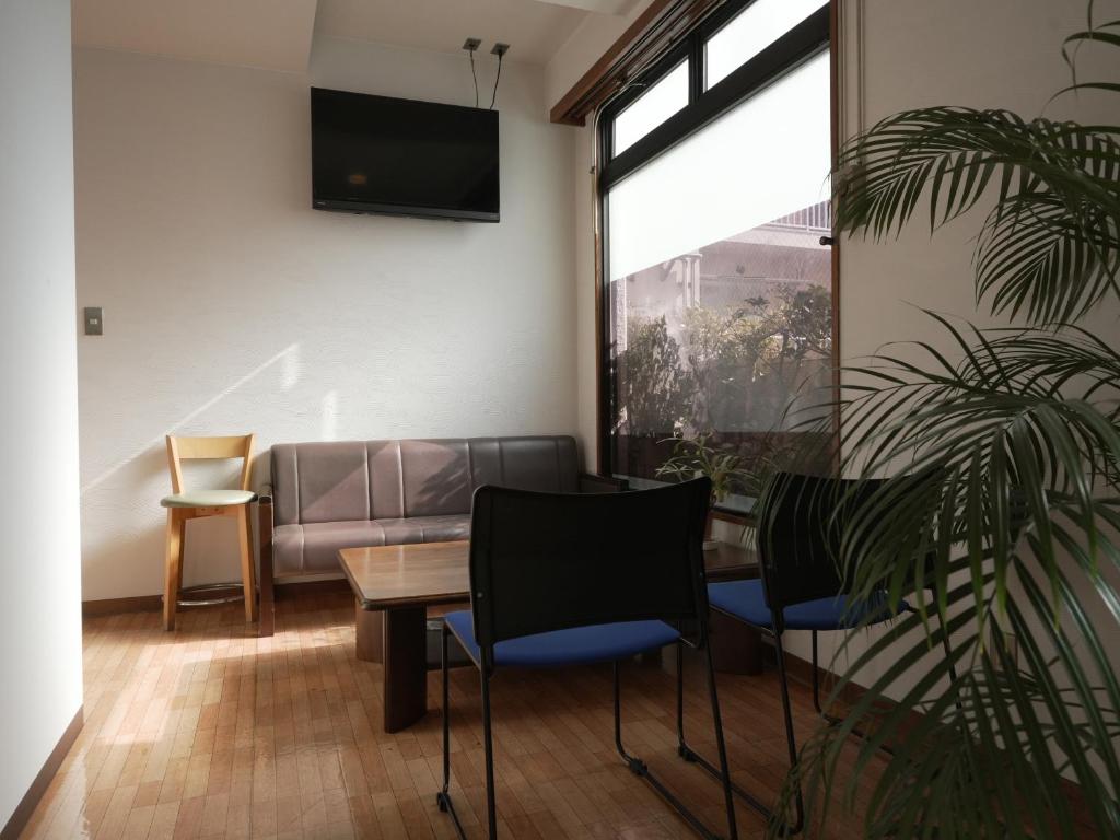 5. グリーンホテル米..