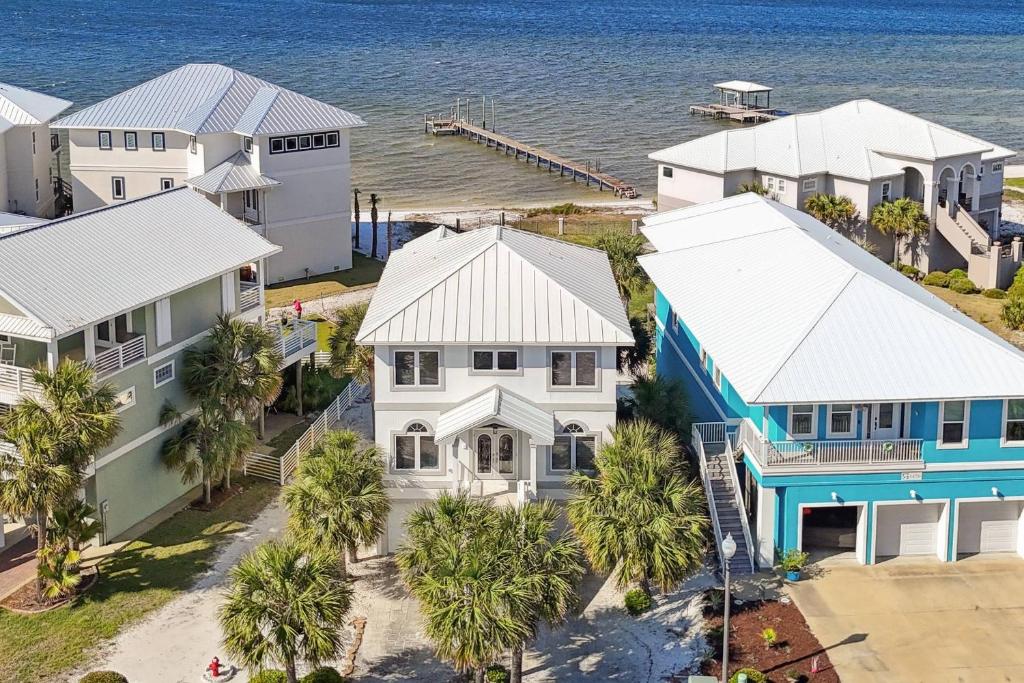 1460 Bermuda Dr, Navarre