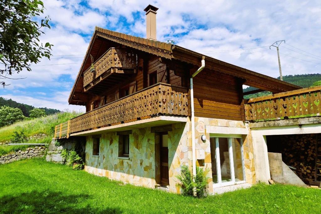Chalet de montagne à La Bresse, proche des pistes de ski et des lacs - 1