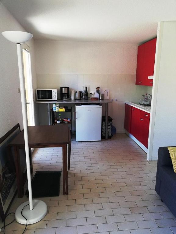 AGREABLE APPARTEMENT AVEC PARKING DANS UNE RESIDENCE ARBOREE TRES CALME - 3