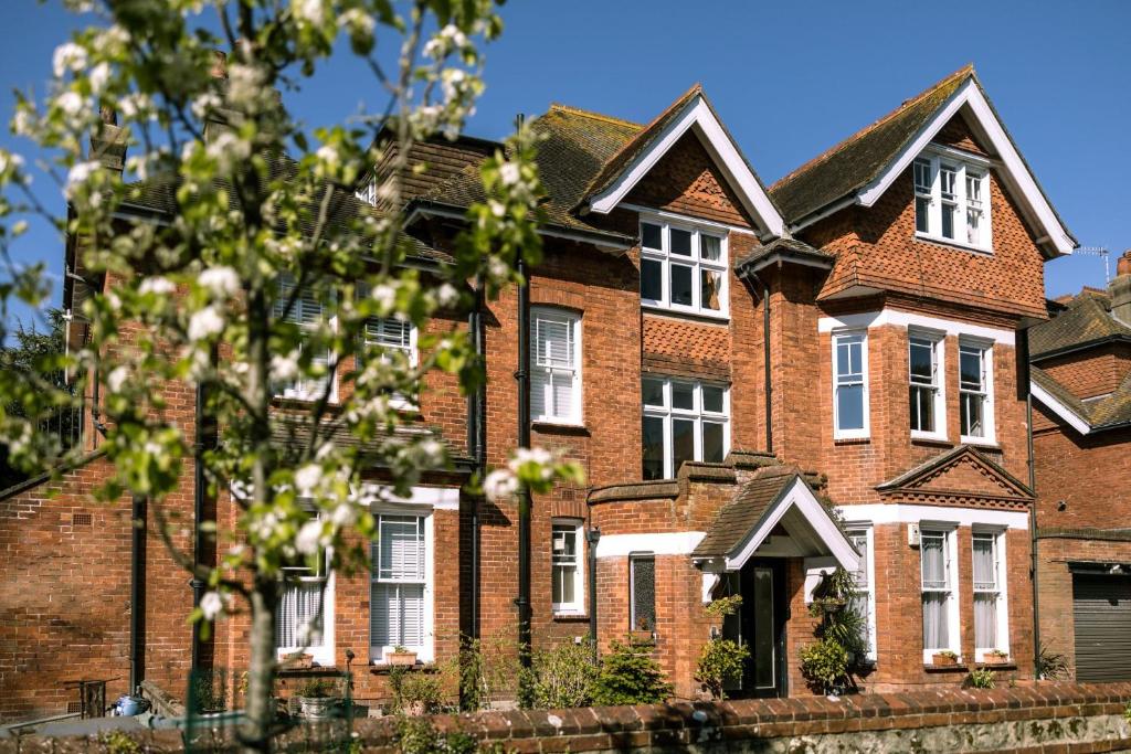 Seaside Hideout - family friendly apartment, Eastbourne