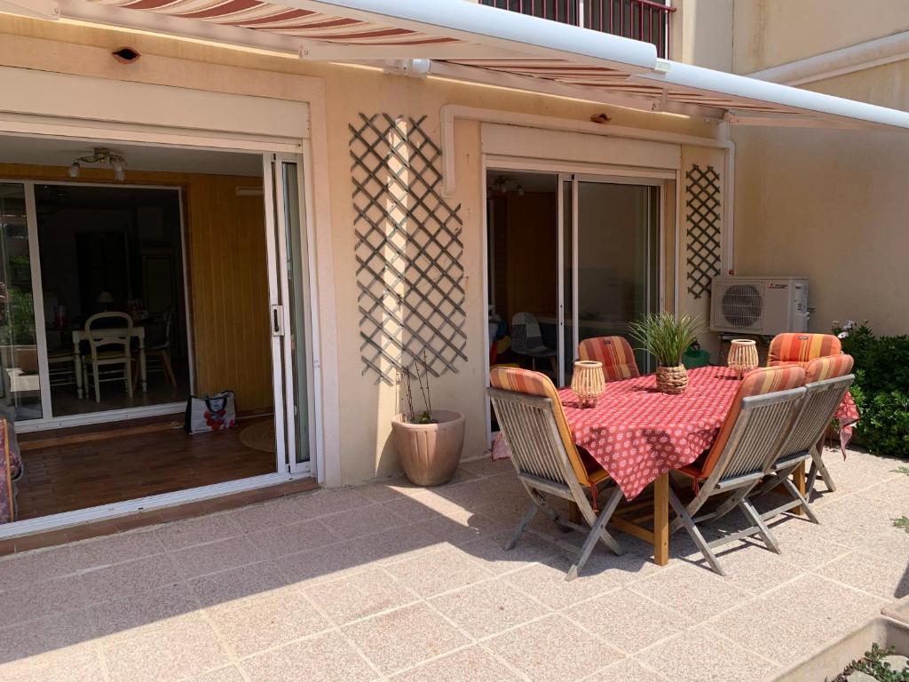 Au bord de la mer - 4