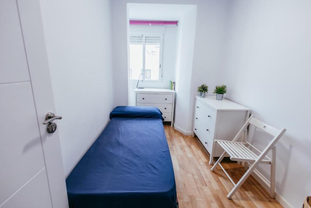 Queen Apt, 2min to Beach, Terrace, 3BD, 6PAX - 4
