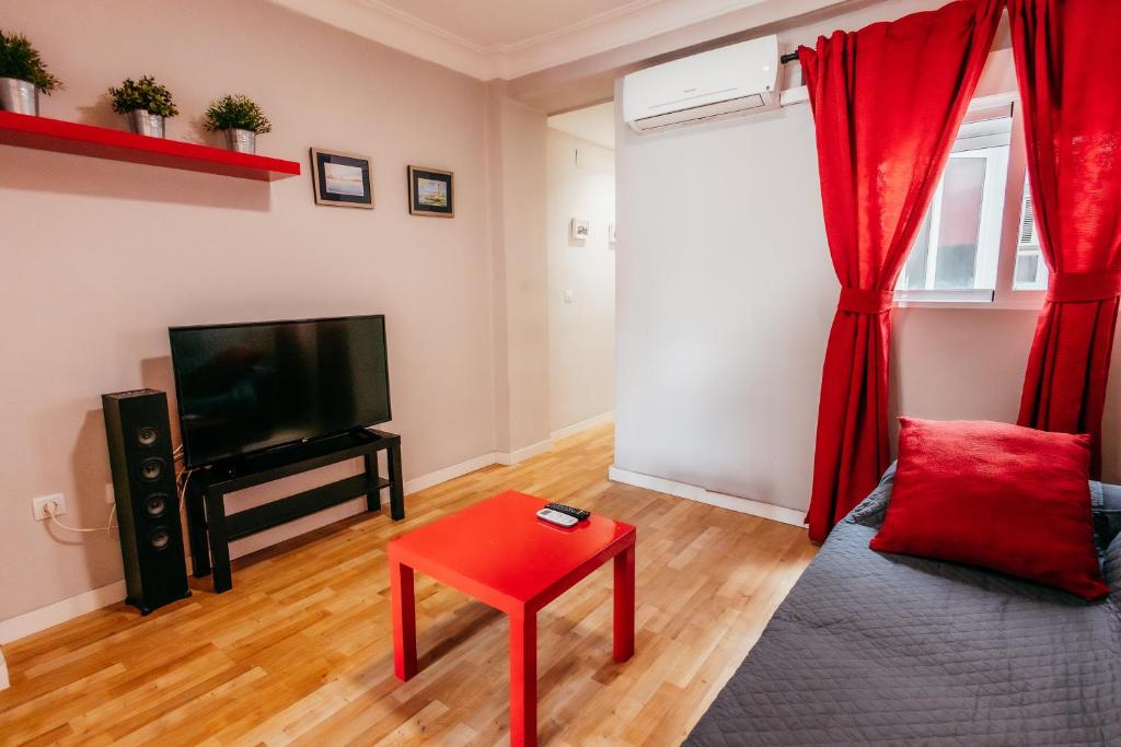 Queen Apt, 2min to Beach, Terrace, 3BD, 6PAX - 5