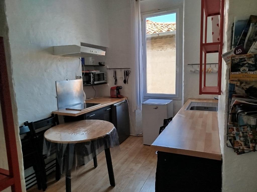Appartement lumineux, cinq personnes, centre historique de la Ciotat - 4