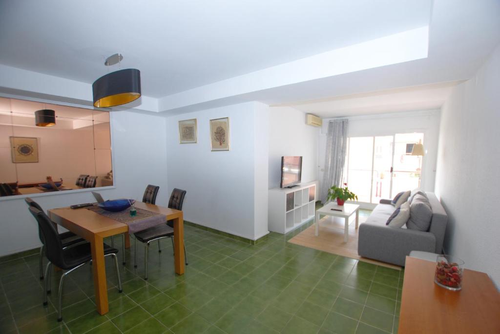 Gran Via apartment, Premiá de Mar