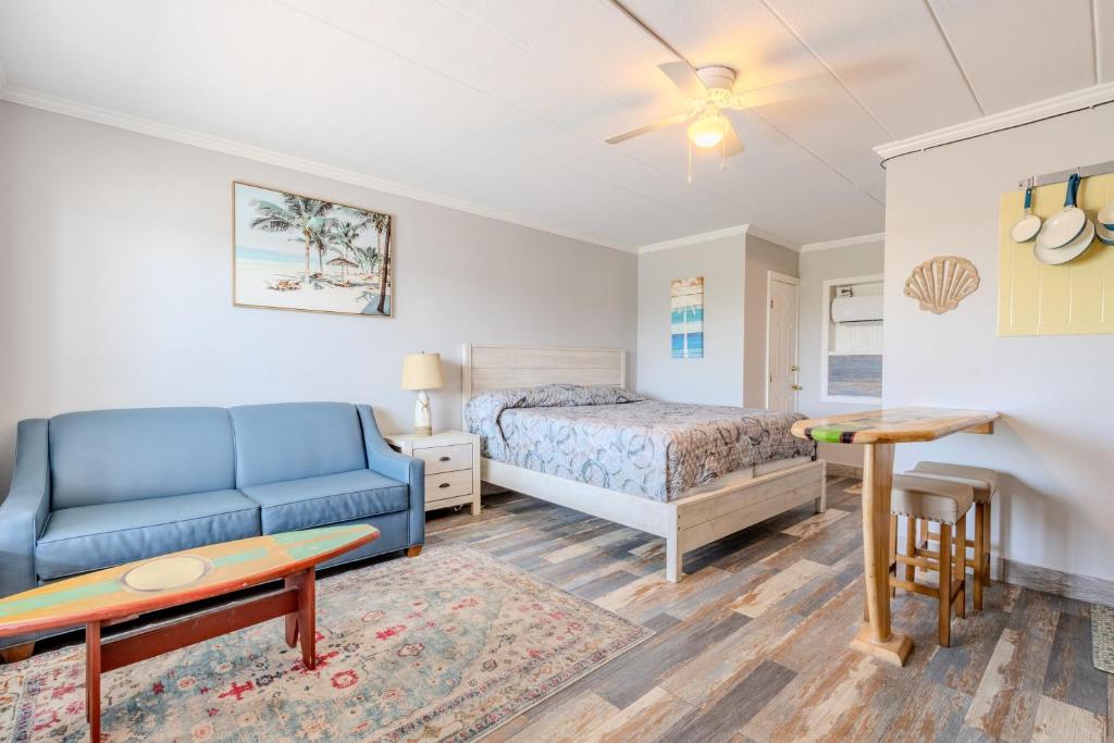 Kitchen, Shark Reef Resort Motel & Cottages in Port Aransas (TX)