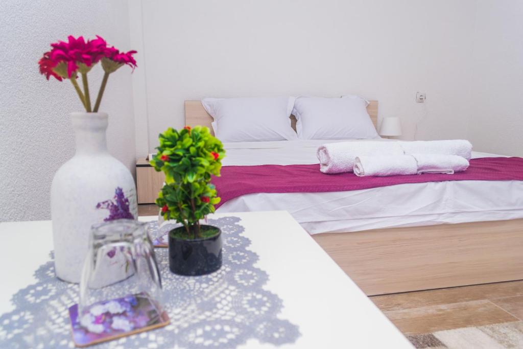 Bed &amp; Breakfast Delikates — Hotel in Gevgelija