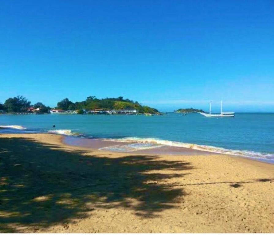 Apê 2 quartos com Ar na Ext do Bosque, Rio das Ostras