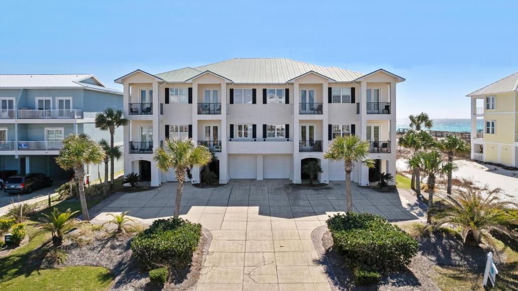 The Carlyle, Navarre