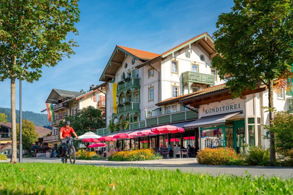Café Chiemgau und Gästehaus - 4