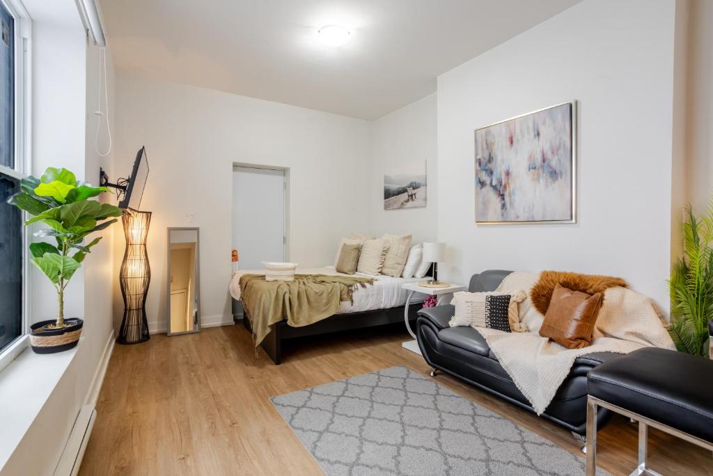 Snug Studio on Bishop DT MTL, Montréal