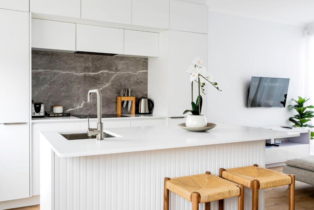 Takana - Chic Guest House in Heart of CBD - 2Bed 2Bath, Adelaide