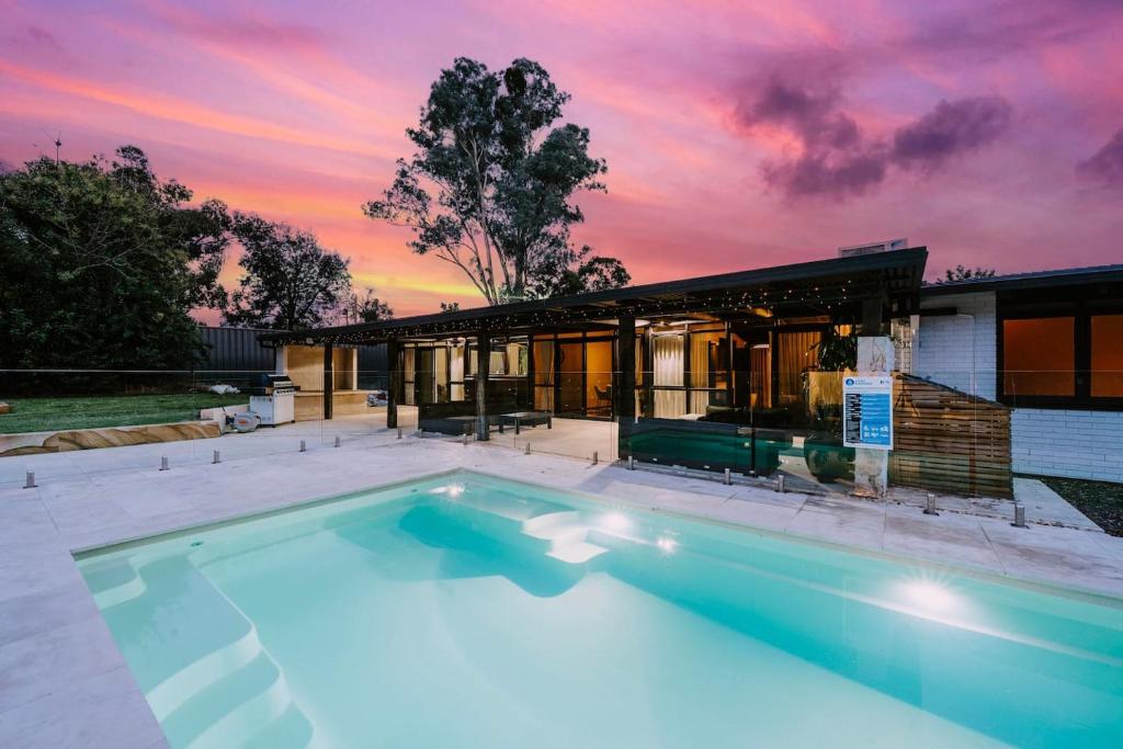 Moonlight at Mudgee - Chic Soirées & Private Cinema, Mudgee