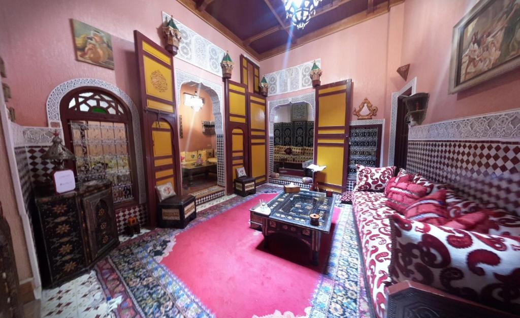 Shared lounge/TV area