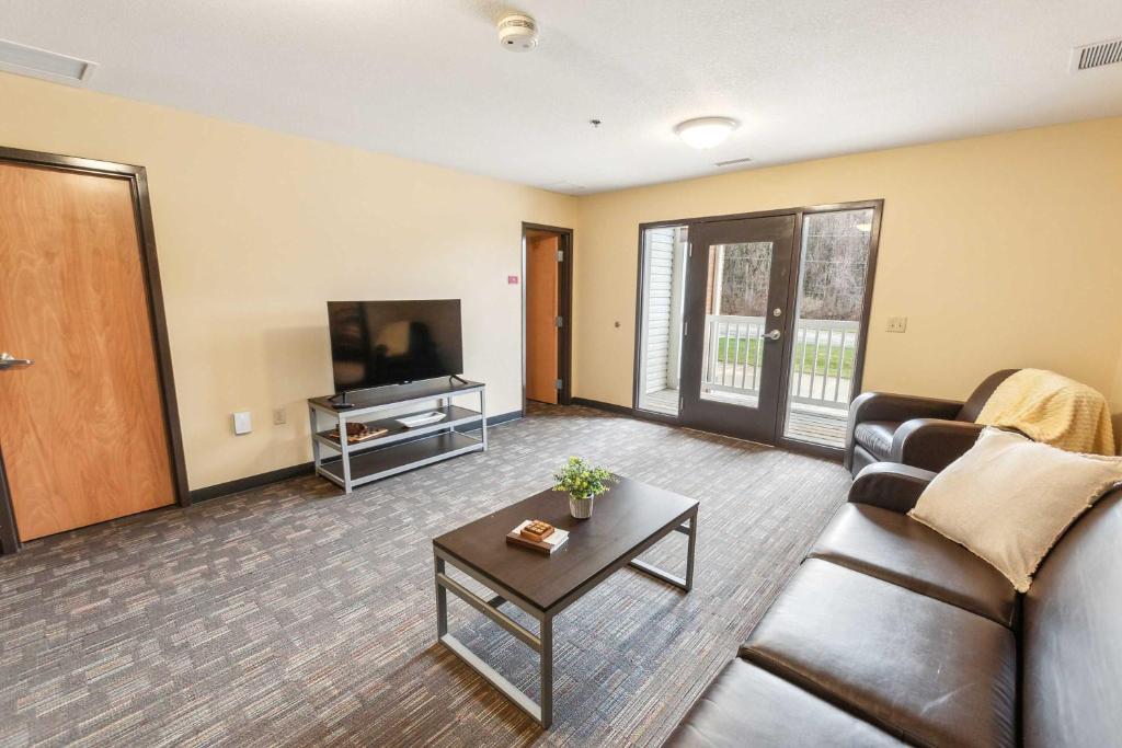 Bright and Connected Your Ideal Getaway, Mansfield