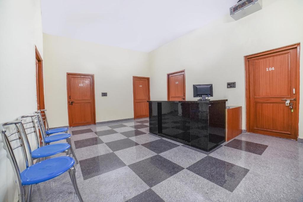 フロント・ロビー