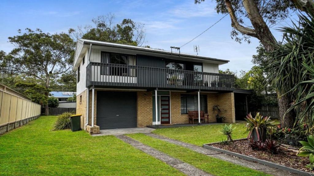 Memories On Moola, Hawks Nest