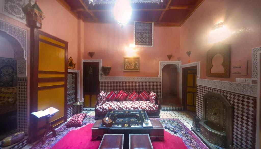 Shared lounge/TV area, Riad Atika Mek in Meknes