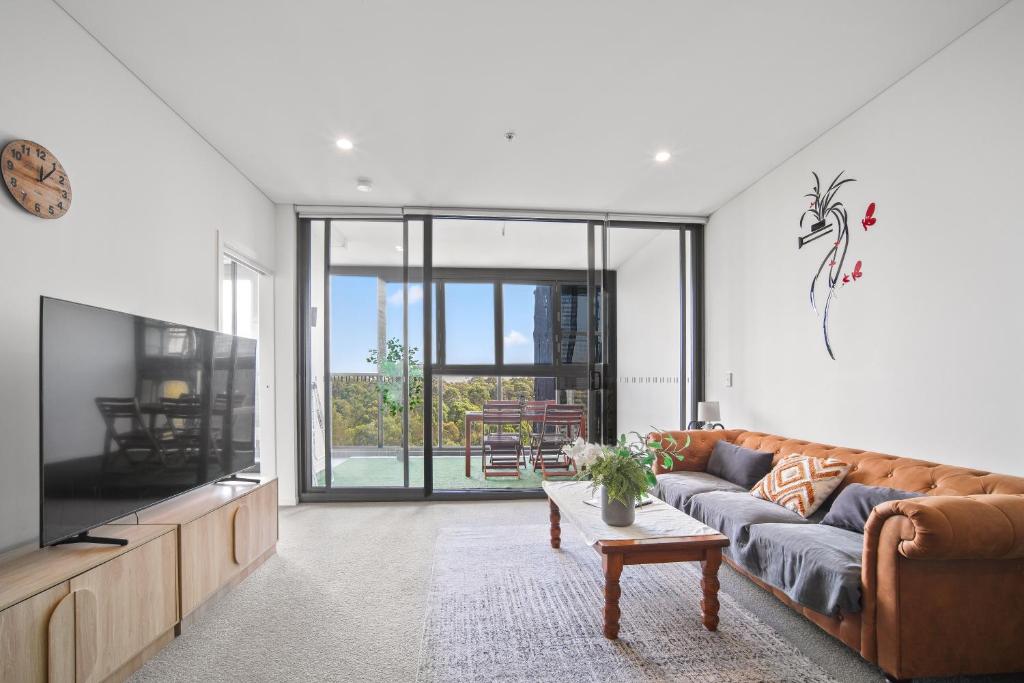 Scenic Skyline view2BR APT close to OlympicPark, Sydney