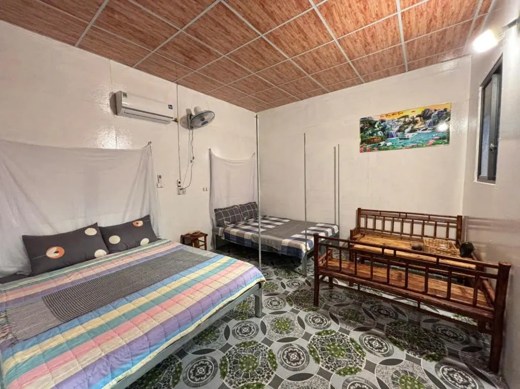 Mekong Delta Homestay Family Tiny Garden Tour 2D1N Full Service, hotel in Bến Lức