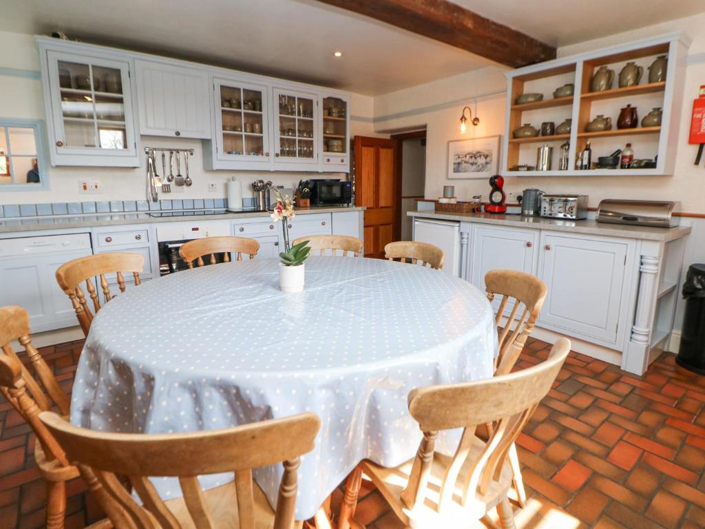 Slade House, Ashbourne photo 6
