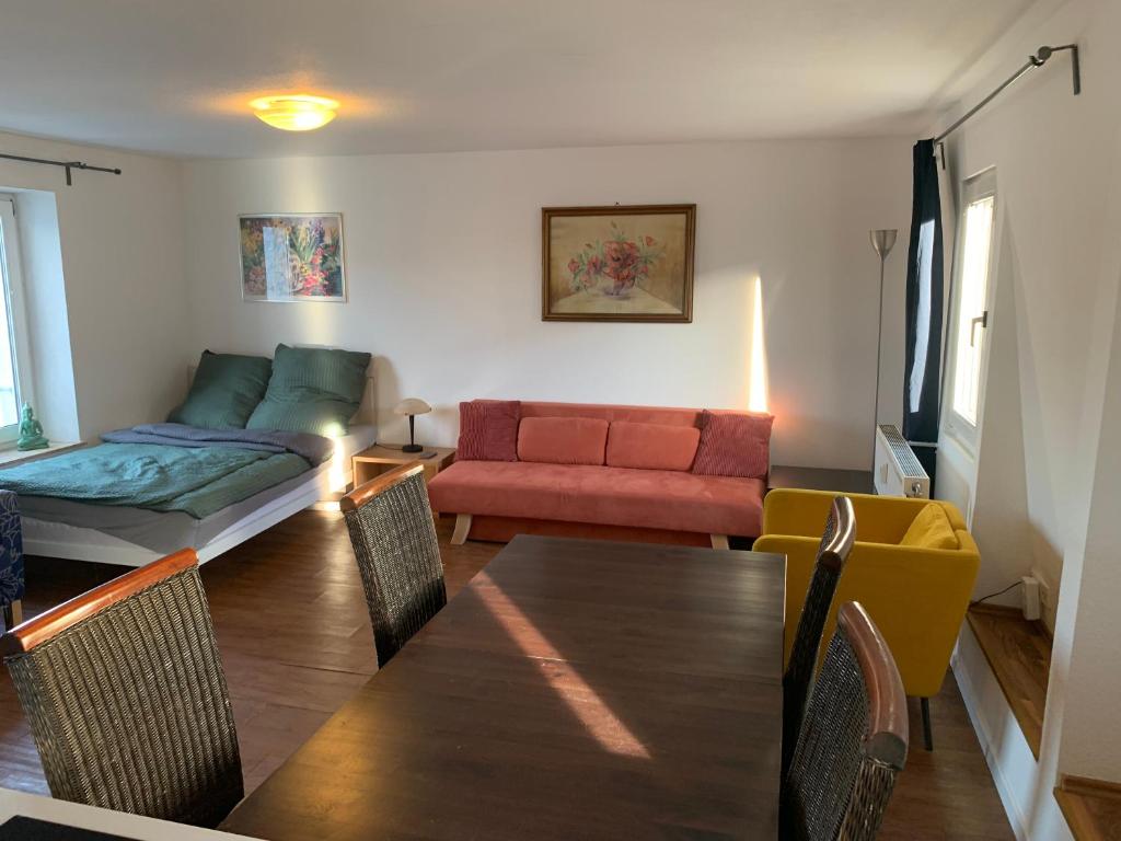 Easy travel: central apartment in Krefeld, Krefeld