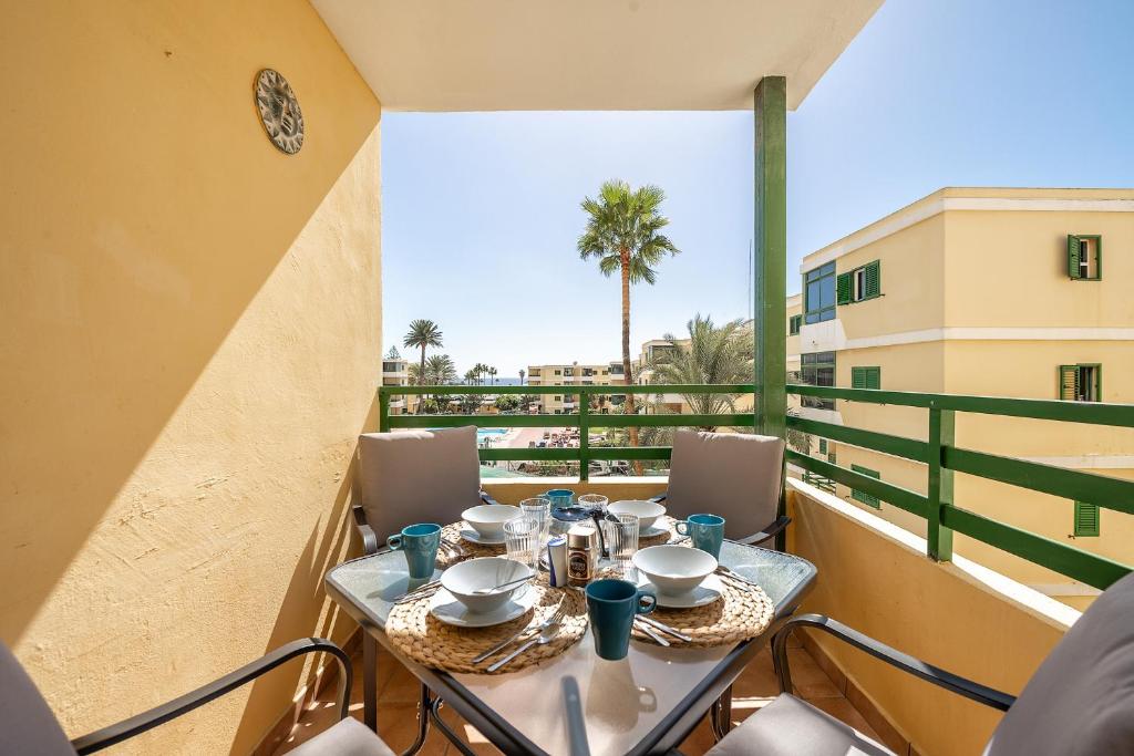 Las Olas Apartments - 3