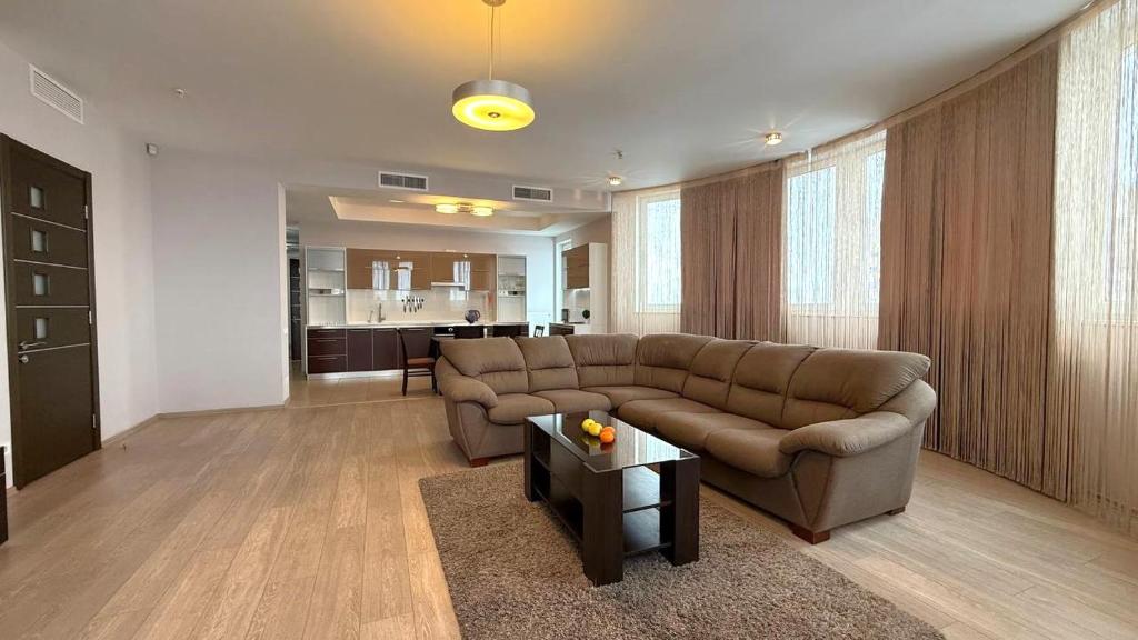 ClearView Apartment, Charkov