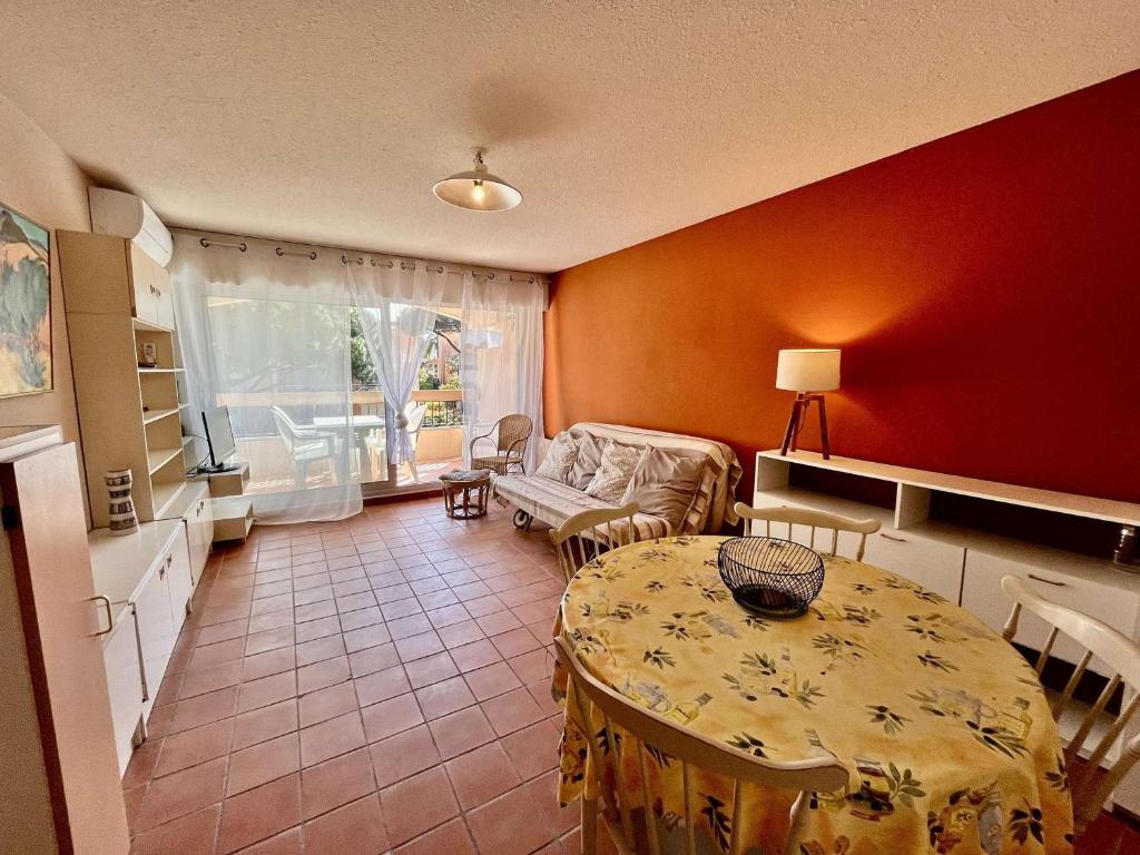 Appartement avec Terrasse, Clim, Parking Privé - Cavalaire-sur-Mer - FR-1-226B-153 - 2