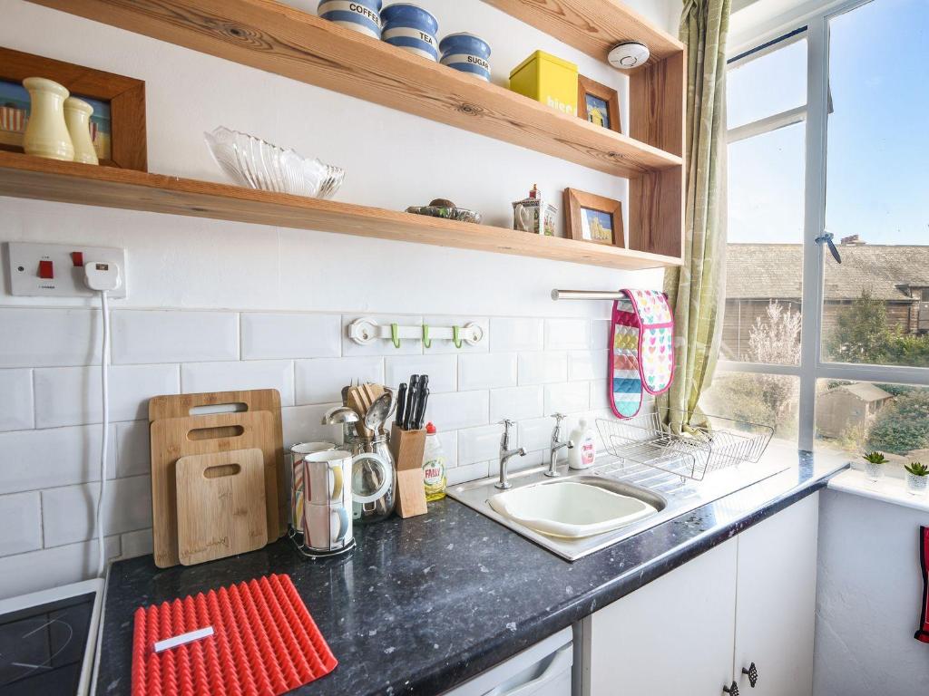 Flat 2, St Agnes House, Lyme Regis photo 4
