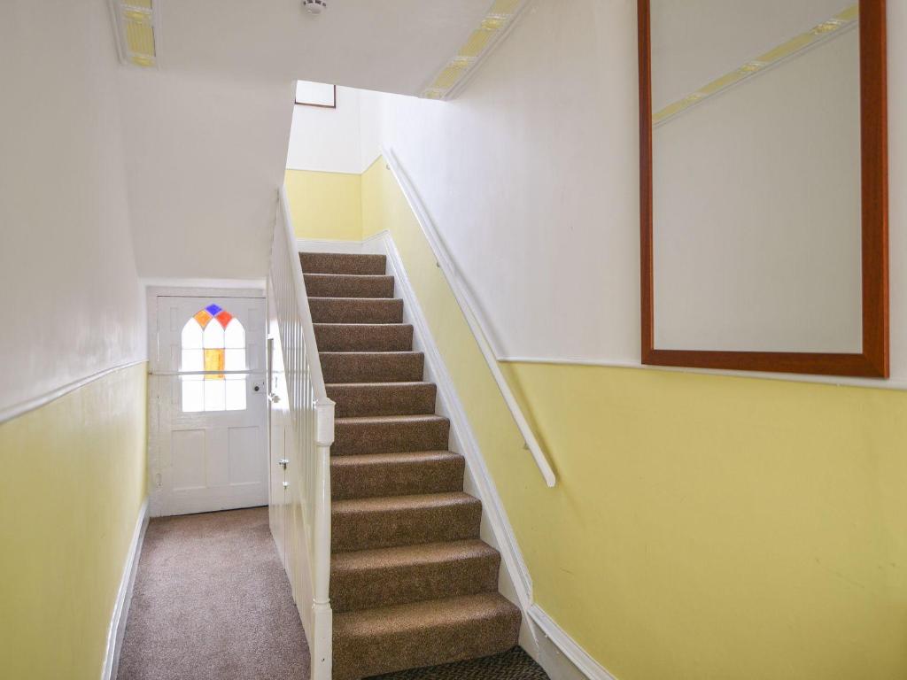 Flat 2, St Agnes House, Lyme Regis photo 8