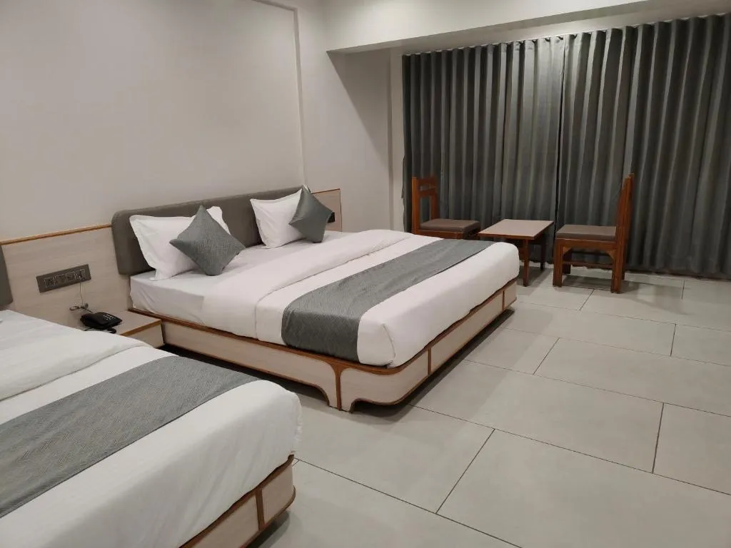 Hotel Kozar，位于艾哈迈达巴德的酒店