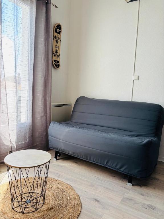 Duplex cosy neuf - wifi - balcon - en bordure de forêt de pins - proche plage - 5