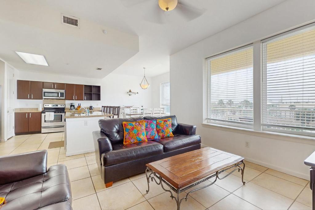 Las Marinas Condominiums 405 전경