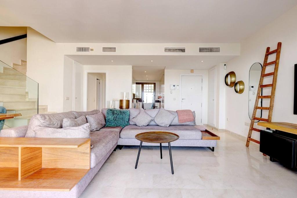 102 La Cala Hills Club 2 Bed Duplex Penthouse Sea Views and Hot Tub for hire 35EUR per night - 4