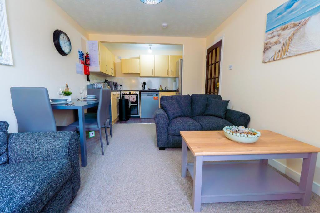 Lovely & Bright 2 Bed Apartment, Inverness