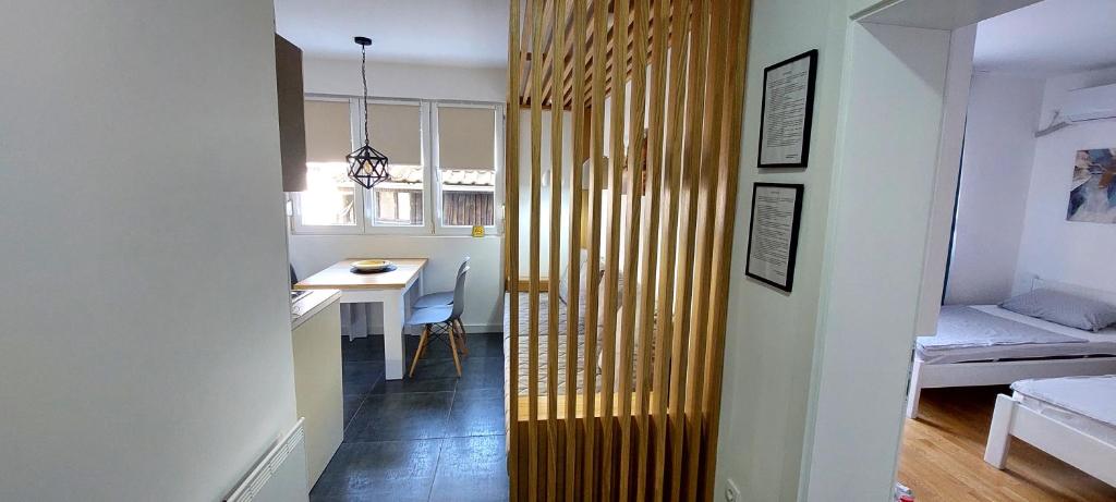 RiVER, Donji Milanovac