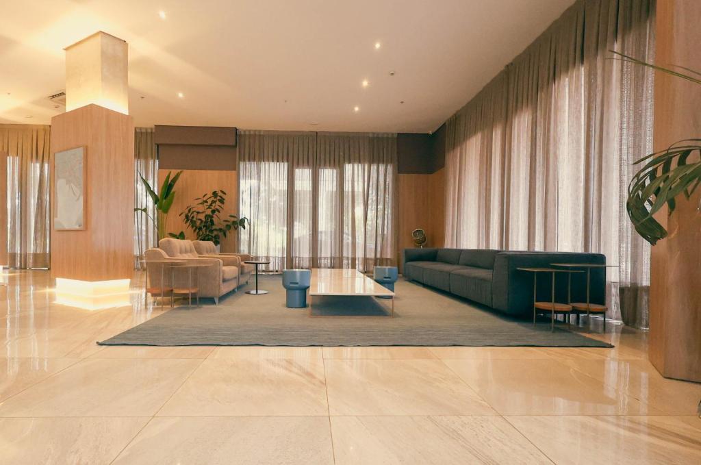 フロント・ロビー