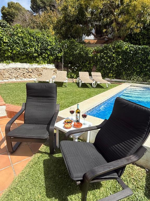 Private Villa Nerja, large private pool, gardens & Parking - 1